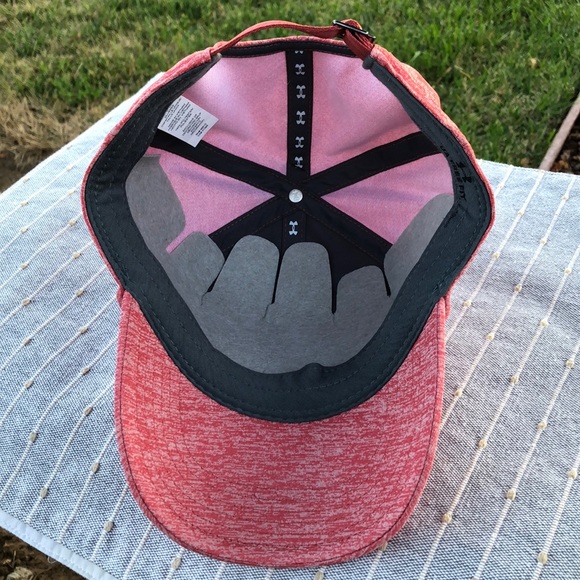 New Under Armour Hat - Picture 5 of 9